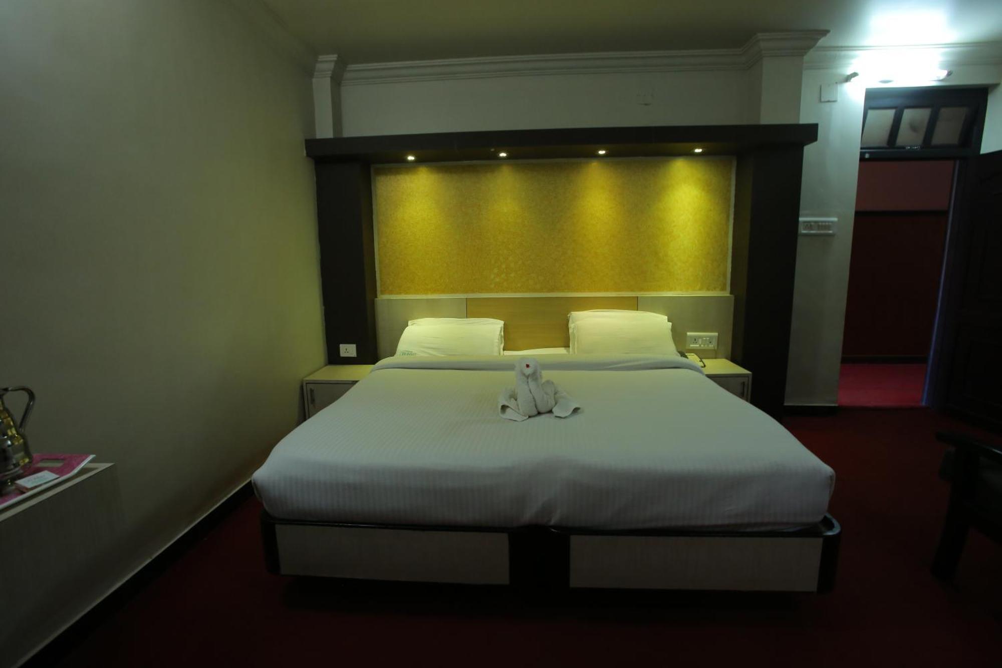 City Palace Hotel Ooty Buitenkant foto