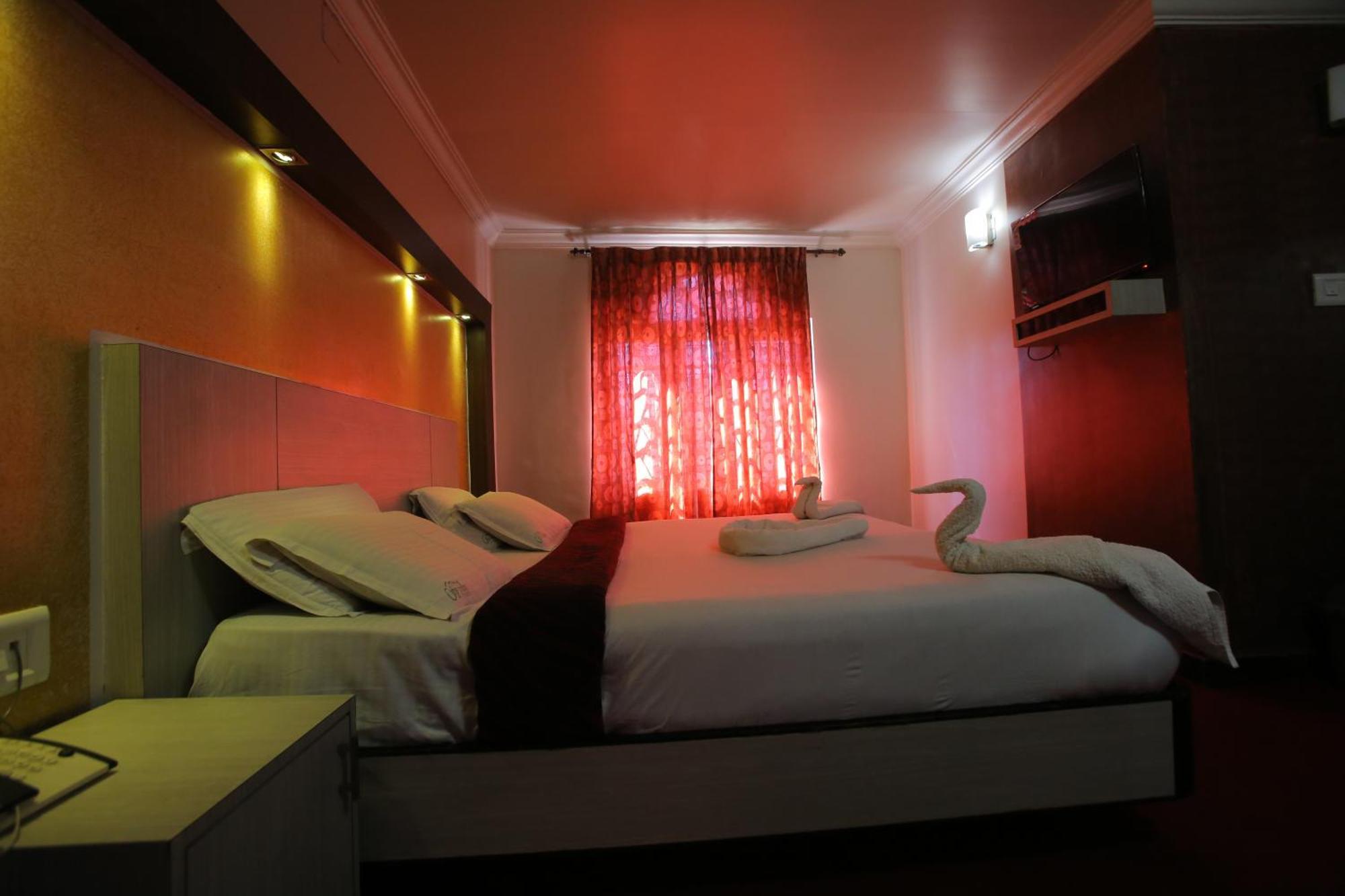 City Palace Hotel Ooty Buitenkant foto
